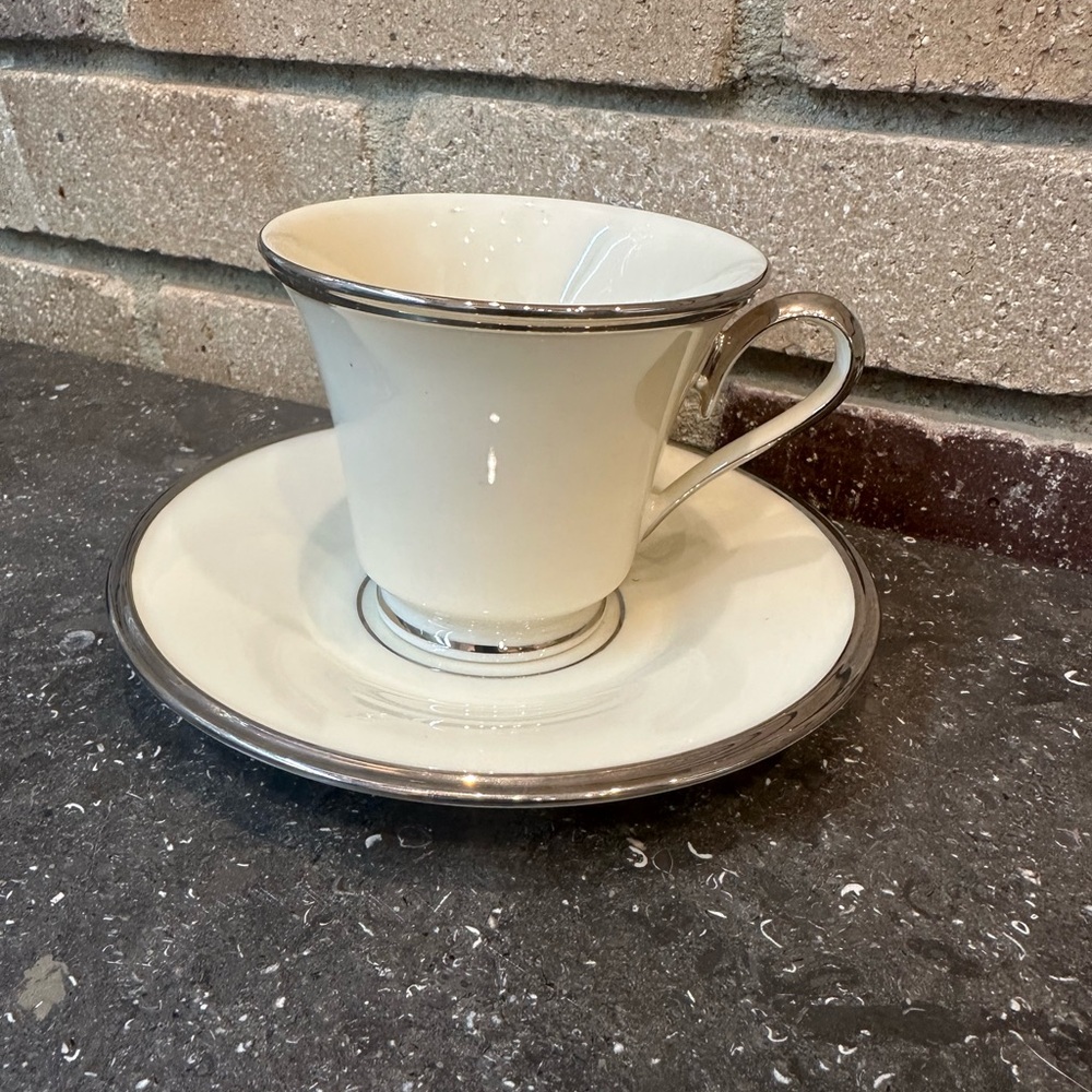 Lenox Solitaire Cup and Saucer set of 4, excellent condition!